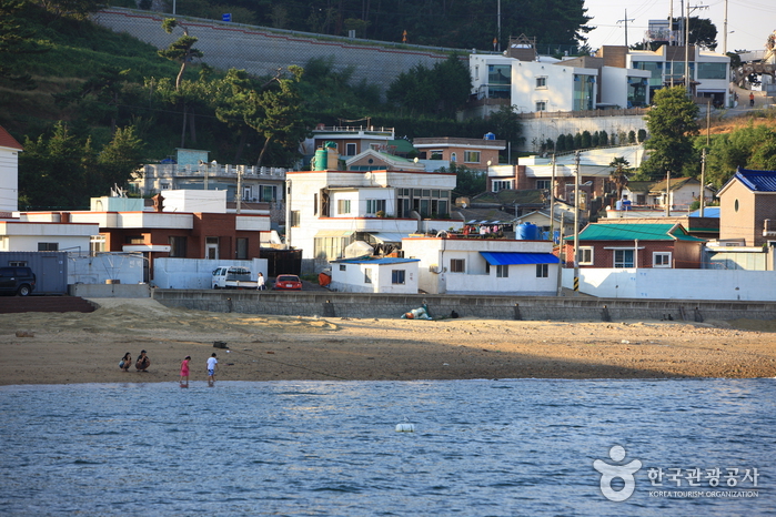 Tongyeong Suryuk Beach