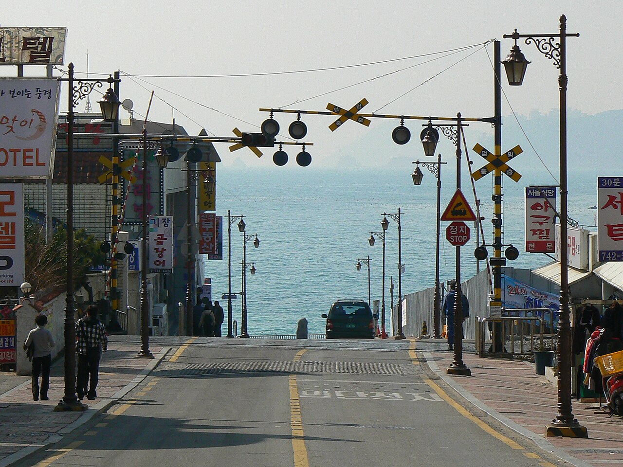 Street leading toward the sea in Mipo, Haeundae